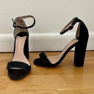 TONY BIANCO Black Embossed Suede Block Heels Sandals - 5
